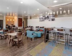 Sleep Inn & Suites Denver Airport Yeme / İçme