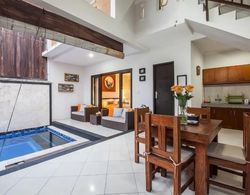 SMV . 4-BR · 4BR Pool Prime Area Walk To Beach N Shops Legian Oda Düzeni