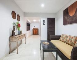 SMV . 5-BR · 5BR Pool Prime Area Walk to Beach N Shops Legian Oda Düzeni