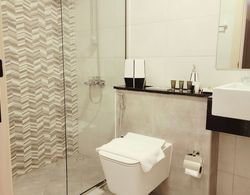 Snug & Congenial 1BR with Canal View Banyo Tipleri