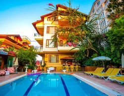 Villa Sonata Hotel Havuz