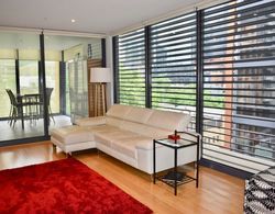 Spacious 1 Bedroom Apartment in the Heart of Melbourne's CBD Oda Düzeni