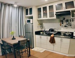 Spacious 1 BR Unit in AppleOne Ayala Yerinde Yemek