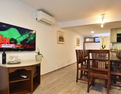 Spacious and Comfortable Apartment, Outside the Historical Centre of Split Yerinde Yemek