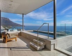 Spacious and Secure Holiday Home in Camps Bay With Ocean Views and Private Pool Hamaya Oda