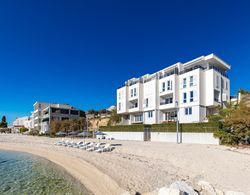 Spacious Beachfront Apartments Tanita Dış Mekan