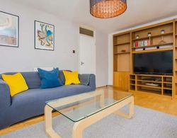 Spacious Central 3 Bedroom Apartment in Old Street Oda Düzeni