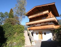 Spacious Chalet in Jochberg near Ski Area Dış Mekan