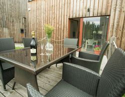 Spacious Chalet in Residential Area, Modern, Luxury Interior, Large Terrace Oda Düzeni