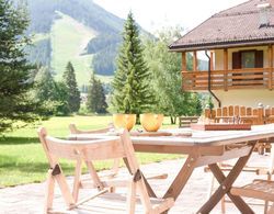 Spacious Chalet with Garden near Ski Area in Tyrol İç Mekan