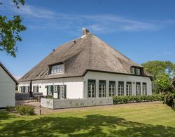 Spacious Farmhouse in Dutch Coast, Texel With Garden Dış Mekan