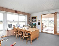 Spacious Holiday Home in Hirtshals With Barbecue İç Mekan