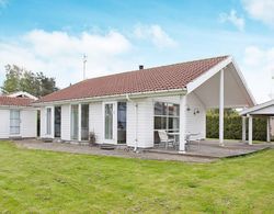 Spacious Holiday Home in Præstø With Terrace Dış Mekan