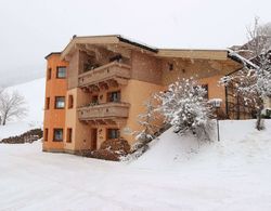 Spacious Holiday Home in Saalbach-Hinterglemm near Ski Area Dış Mekan