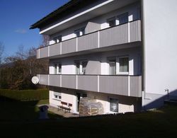 Spacious Holiday Apartment in the Southern Bavarian Forest With Balcony Oda Düzeni