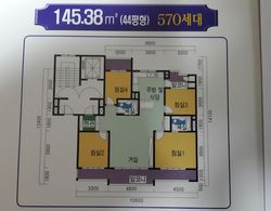 Spacious Apartment in Central Seoul İç Mekan