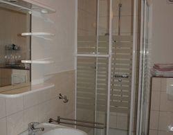 Spacious Apartment in Drachselsried Banyo Tipleri