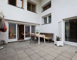 Spacious Apartment in Längenfeld near Ötz Valley Alps Oda Düzeni