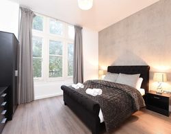 Spacious & Modern 2 Bed Apartment at Knightsbridge London Oda Manzaraları