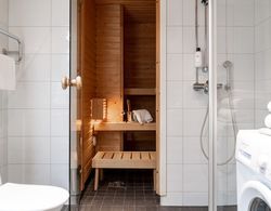 Spacious studio with sauna in Ullanlinna Banyo Tipleri