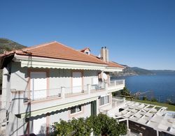 Spacious villa at Ilia Edipsou Dış Mekan