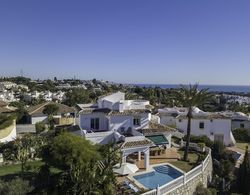 Spacious Villa With Impressive Views Dış Mekan