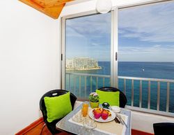 Spinola Bay Apartment by Getaways Malta Oda Manzaraları