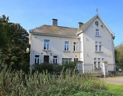Splendid Mansion in Bastogne With Fenced Garden Dış Mekan