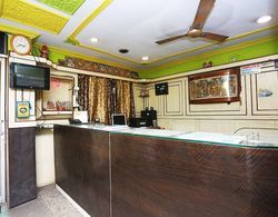 SPOT ON 40303 Hotel Surya Lobi
