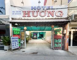 SPOT ON 848 Huong Hotel Dış Mekan
