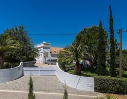 Sprawling Holiday Home at Portimão With Fenced Garden Dış Mekan