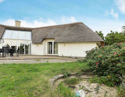 Sprawling Holiday Home With Swimming Pool in Ringkøbing Dış Mekan