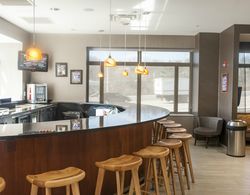 Springhill Suites by Marriott Midtown Cincinnati Bar