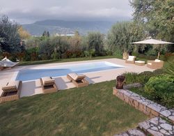 Spyrelia 4BD Villa with 2BD Guesthouse by Konnect, Private Pool & Outdoor Jacuzzi included Öne Çıkan Resim