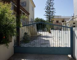 Spyros 1-room Apartment - Simple, Cozy, Close to the Beach Dış Mekan