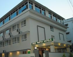 Sree Parthi Hotel Dış Mekan