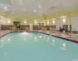 Staybridge Suites Rocklin - Roseville Area Havuz