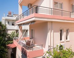 Steps to the Beach Spacious Home-Parking Dış Mekan