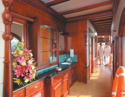 Sterling House boat Lake Palace Alleppey İç Mekan