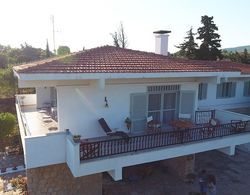 Stone-Made Seaside Villa Dış Mekan