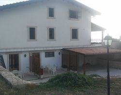 Studio Apartment in Countryside Villa With Pool Dış Mekan
