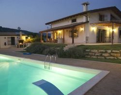 Studio Apartment in Countryside Villa With Pool Öne Çıkan Resim