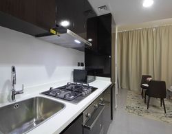 Studio Apartment in Merano Business Bay Mutfak