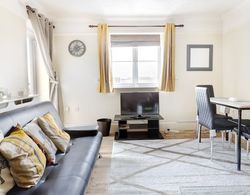 Stunning 2-bed Apartment in Grays Oda Düzeni
