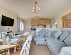 Stunning 3-bed Hot Tub Lodge, Northumberland İç Mekan