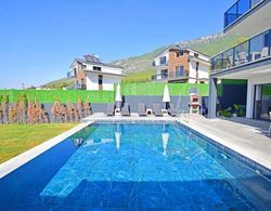 Stunning 4-bed Villa: Private Pool, Sauna & Hammam Genel