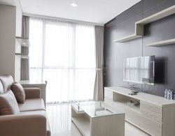 Stunning And Comfy 1Br At Ciputra World 2 Apartment Oda Düzeni