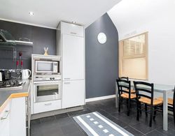 Stunning Art-deco Style 2 Bedroom Apartment in Fitzrovia Mutfak