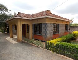 Stunning Villa in Private Compound in Nairobi, KE Dış Mekan
