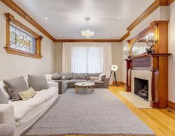 Stunning Modern Home, Prime Location Sleeps 15 Oda Düzeni